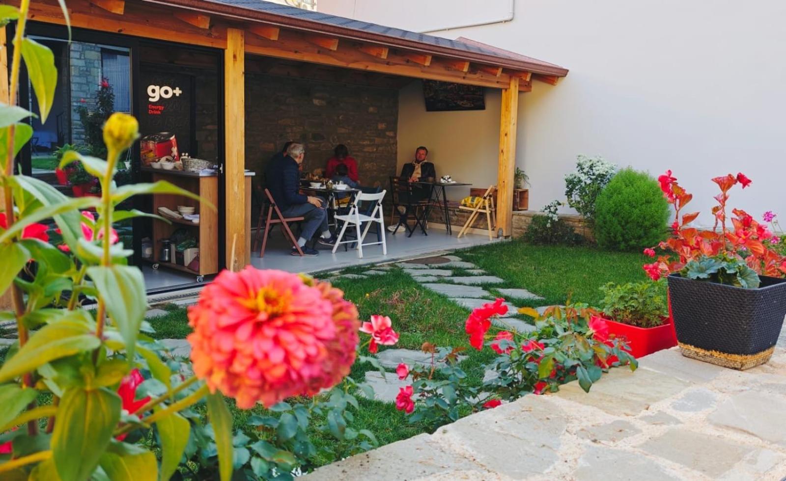 Gogo Moustache Guest House Përmet Exterior foto